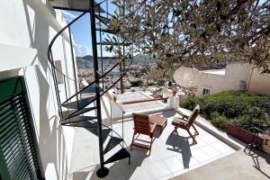Traditional House In Ano Syros
