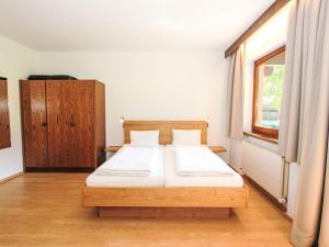 Apartment Römerhof-6 by Interhome