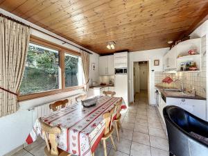 Appartements Bel Apt au Centre de Combloux avec Jardin, Balcon, Wifi et Parking a 300m des Commerces - FR-1-560-52 : photos des chambres