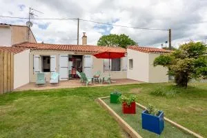 Maison calme terrasse et jardin - Falleron