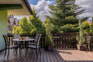 Apartament z Widokiem na Góry Balkon i Parking by Noclegi Renters