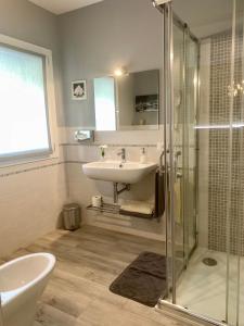 Chambre Double ou Lits Jumeaux avec Salle de Bains Privative