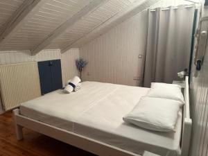 WhiteHome Vasiliki
