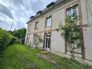 Appartement spacieux - WIFI - Accès jardin - Champignolles