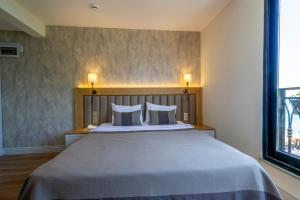 DeMANOR HOTEL ADULT ONLY