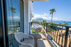 DeMANOR HOTEL ADULT ONLY