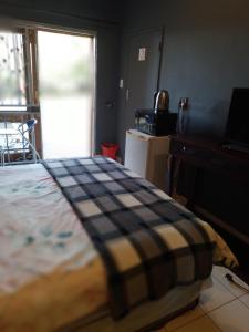 Aloha Menlyn Lodge Ensuite Rooms with showerwith own entrance and unlimited free WiFi