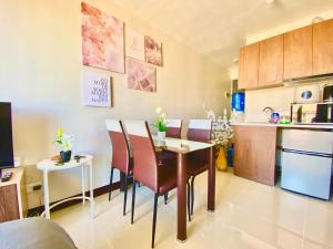 Cozy Condo near Airport with Pool and Ocean View