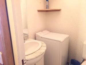 Appartements Studio cosy en front de neige a Risoul 1850, acces direct aux pistes et commodites, 2 couchages - FR-1-330-493 : photos des chambres