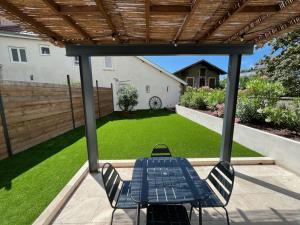 Appartements Appartement Proche Hopital, Jardin privatif : photos des chambres