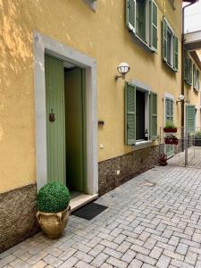 Giardino privato sul lago