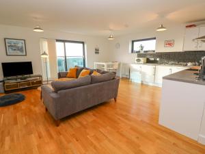 Newquay, Beach Charm and Town Vibes with Parking