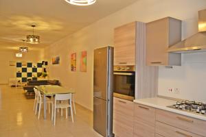 Ivy Rose - Marsaxlokk