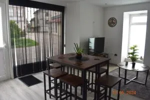 Charmant RDC au Cœur du village - 皮洛朗