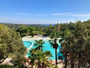 Les Restanques vue mer Bastide rez jardin 3021