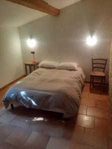 Le Pigeonnier au dessus du lac