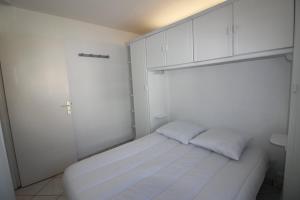 Annonce professionnelle. T2 Cabine avec balcon, 4 personnes au cœur de la ville et à deux pas du sable chaud