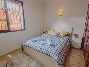 Family Illuminated Apartment With Pool