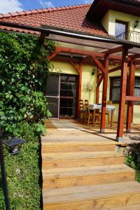 Comfortable house with garden