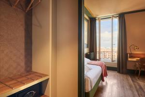 Premium Triple Room room in Hotel Konti Bordeaux by HappyCulture