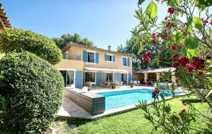 Évasion Provençale : Villa Élégante pour 10 Personnes - Rustrel