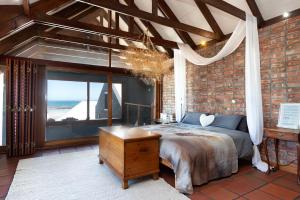 Cape Coastal Villa - Blouberg Village