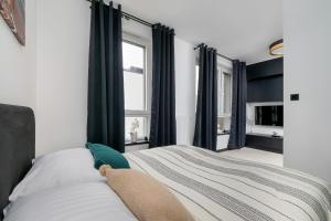 Ogrodowa Apartment Near Old Town by Noclegi Renters