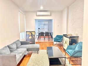 Large 2 Bedroom in the heart of downtown Montreal std1
