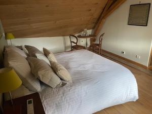 B&B / Chambres d'hotes Chateau de GRANDVAUX : photos des chambres