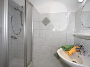 Apartment Gasteighof-2 by Interhome