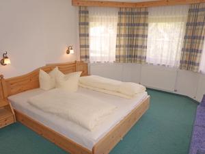 Apartment Diana-3 by Interhome