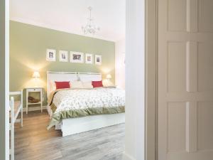 Holiday Home Huty by Interhome