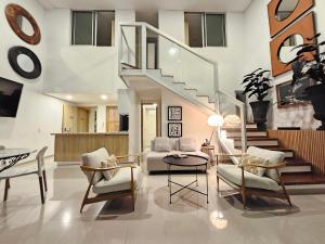 Duplex de Lujo nuevo con vista increible al centro y la playa