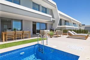 ViVi Homes - Eve Wellness, Pool, Terrace & Sea View