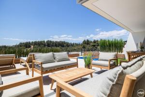 ViVi Homes - Eve Wellness, Pool, Terrace & Sea View