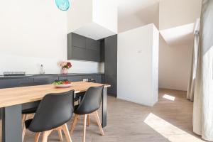 La Piccola Corte by BarbarHouse