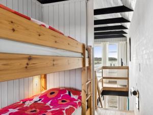 Apartment Ethly - 10m from the sea by Interhome