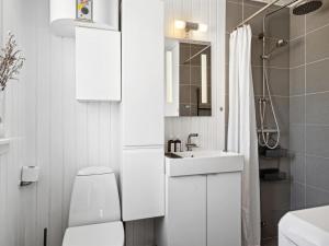Holiday Home Manfred - 250m from the sea by Interhome