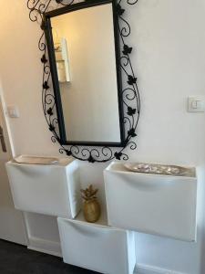 Appartements La Fregate -studio lumineux et verdoyant : photos des chambres