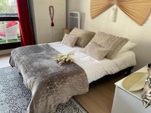 Appartements La Fregate -studio lumineux et verdoyant : photos des chambres