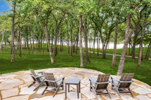 4-BR Waterfront - Pool Kayak Paddleboard & More