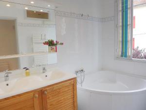 Appartements Apartment Orpia by Interhome : photos des chambres