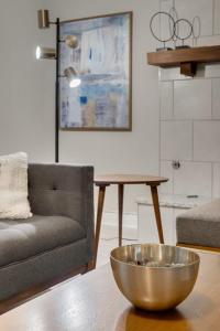 Heart of Dallas - Mansion with Backyard Pool Oasis