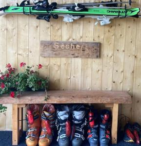 Chalet familiar con jardín y garage privado