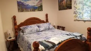 HideFarAway 1 Queen 1 Full beds for same price - Forks