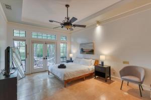 Dallas Gem 5 Bedrooms Home with Pool Game Room