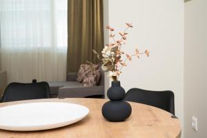 Elegant Zen 2BR Apartment in Athens