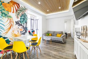 Pajaritos Suites junto a centro, estación de tren y plaza de toros