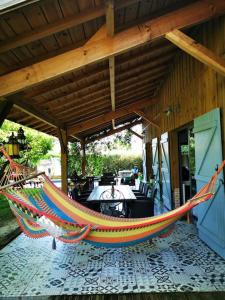 Grande maison bois entre océan et lac