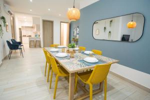 Luxury Apartments in Las Peñas - Guayaquil, LA ROSA DEL RIO Building, Balconies with Panoramic Views, Relaxation and Within the Tourist Zone